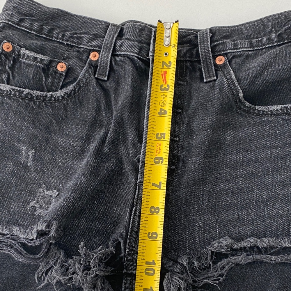 Levi’s 501 Edgy Black Frayed Denim Shorts - Picture 9 of 9